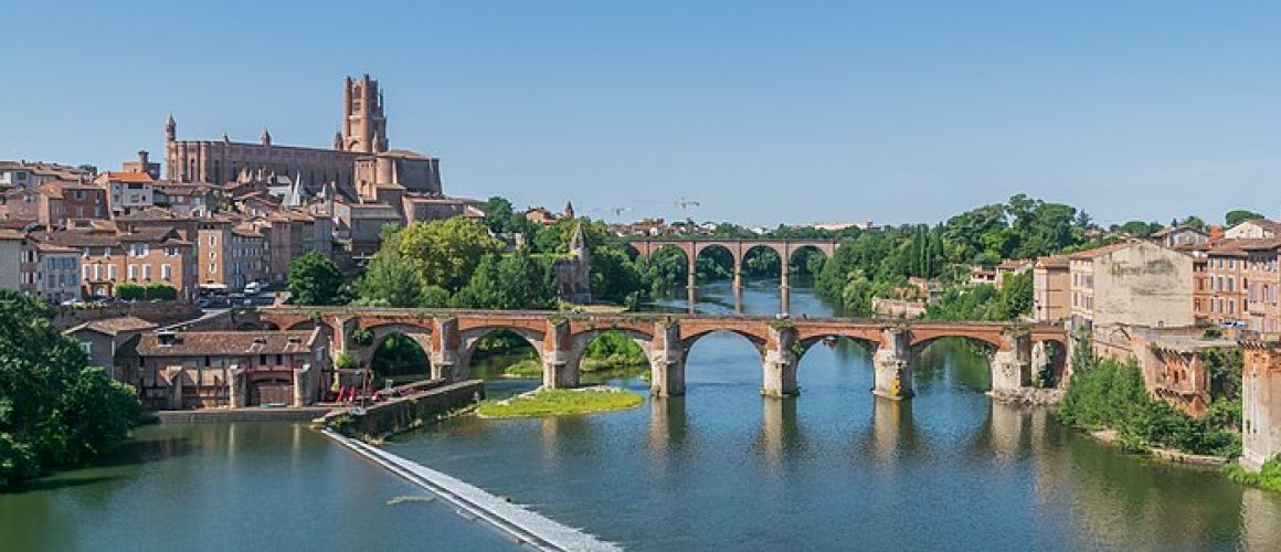 800px-Vieux_Pont_and_Saint_Cecilia_Cathedral_of_Albi_08